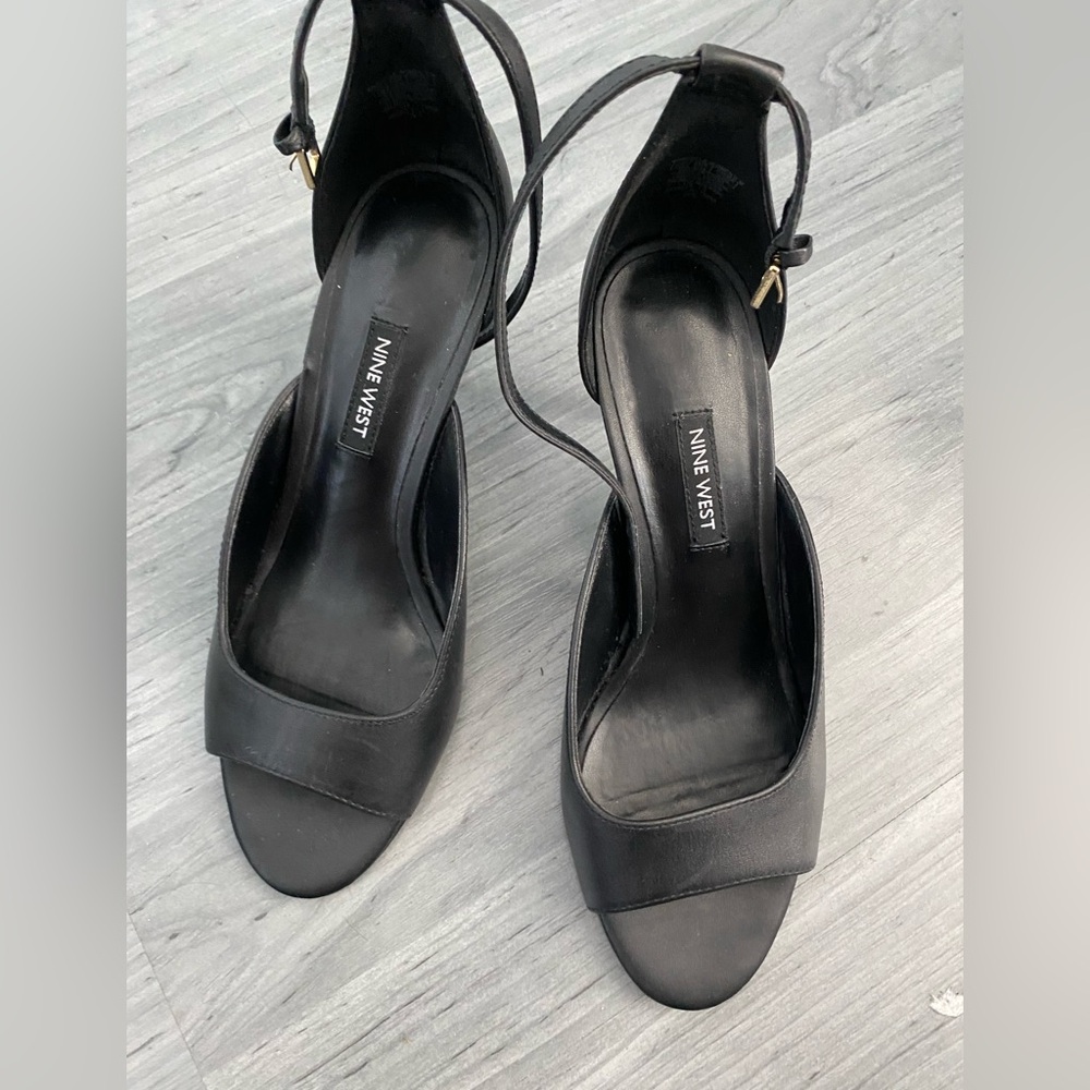 Nine West , size 7 1/2 …leather, 3 inches heel , NWT